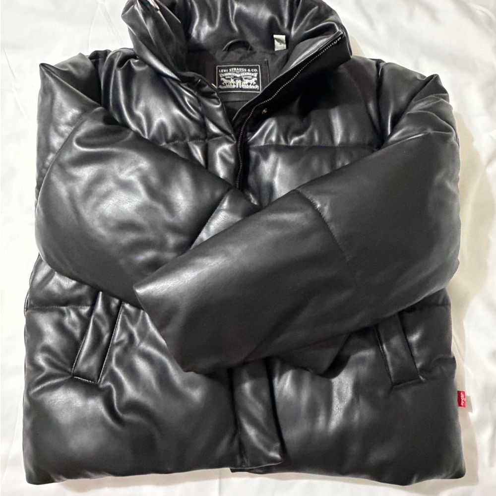 Luxurious Black Leather Puffer Jacket